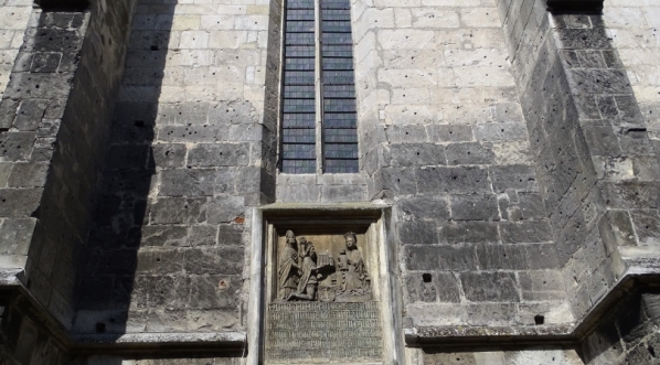  Południowa ściana kolegiaty w Wiślicy.  