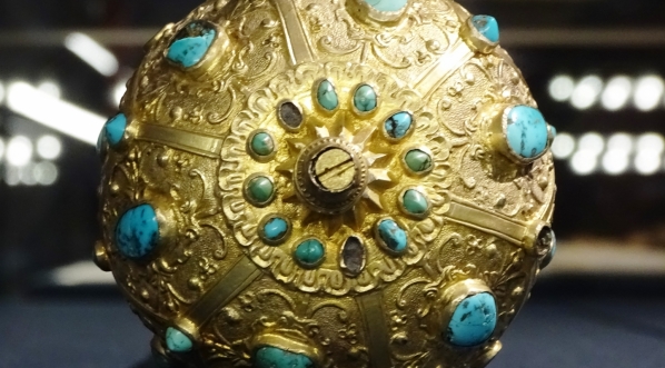  Głowica buławy Stefana Batorego, księcia Siedmiogrodu i króla Polski.  