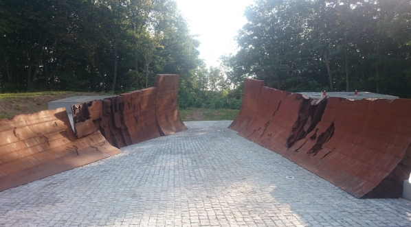  Kwatera Pamięci Cmentarza Marynarki Wojennej w Gdyni-Oksywiu.  