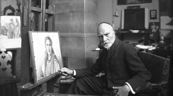  Artysta malarz Piotr Stachiewicz w swojej pracowni w Krakowie w 1929 r.  