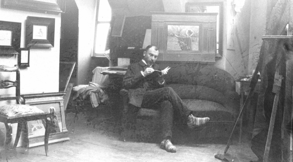  Artysta malarz Piotr Stachiewicz w pracowni.  