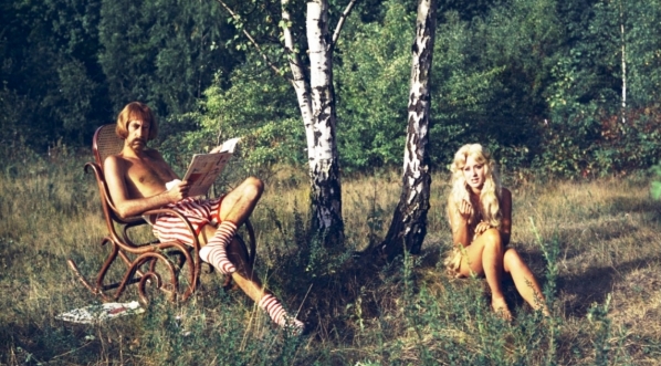  Scena z filmu Jerzego Kotowskiego "Gdyby Adam był Polakiem wg K. I. Gałczyńskiego" z 1976 r.  