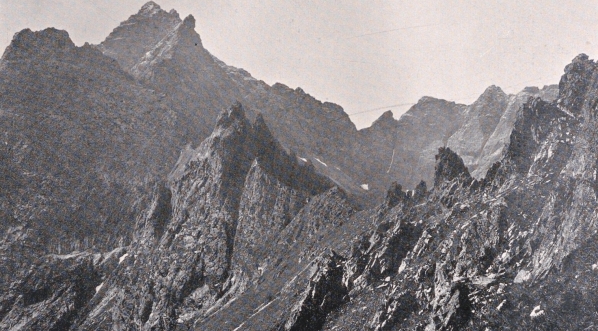  "Widok z grani Żabiego ku Rysom".  