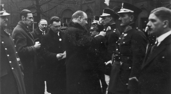  Uroczystość wręczenia odznaczeń państwowych zasłużonym policjantom w Poznaniu w kwietniu 1926 r.  