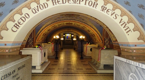  Krypta Zasłużonych w podziemiach bazyliki św. Michała Archanioła i św. Stanisława Biskupa na Skałce w Krakowie.  