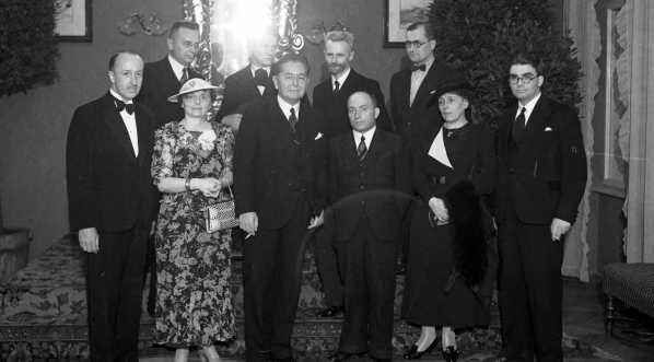  Laureaci konkursu powieściowego Ilustrowanego Kuriera Codziennego w maju 1936 r.  