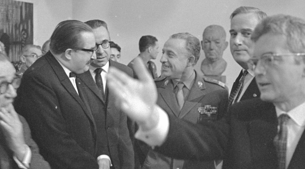  Uroczyste otwarcie po odbudowie ze zniszczeń wojennych Teatru Wielkiego w Warszawie 19.11.1965 r.  