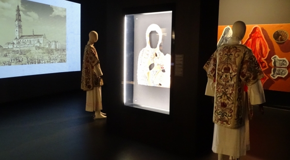  Fragment ekspozycji Muzeum Jana Pawła II i Prymasa Wyszyńskiego w Świątyni Opatrzności Bożej w Wilanowie.  