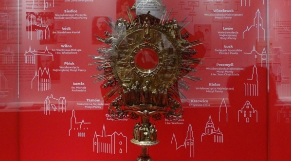  Fragment ekspozycji Muzeum Jana Pawła II i Prymasa Wyszyńskiego w Świątyni Opatrzności Bożej w Wilanowie.  