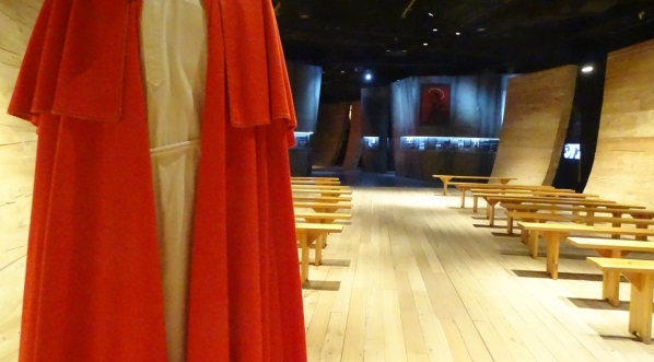  Fragment ekspozycji Muzeum Jana Pawła II i Prymasa Wyszyńskiego w Świątyni Opatrzności Bożej w Wilanowie.  