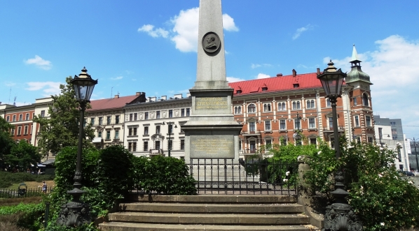 Pomnik Floriana Straszewskiego na Plantach w Krakowie.  