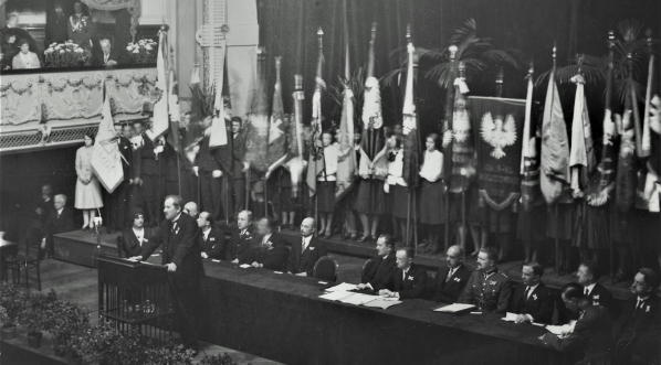  Uroczystości w Warszawie z okazji 25-lecia walk o polską szkołę 25.10.1930 r.  