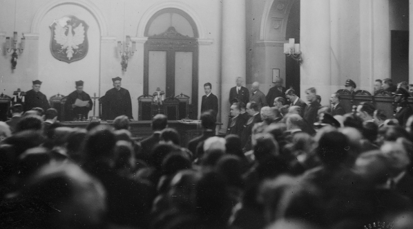 Proces w Sądzie Okręgowym w Warszawie przeciwko sprawcom zamachu bombowego na marszałka Józefa Piłsudskiego w 1931 r.  