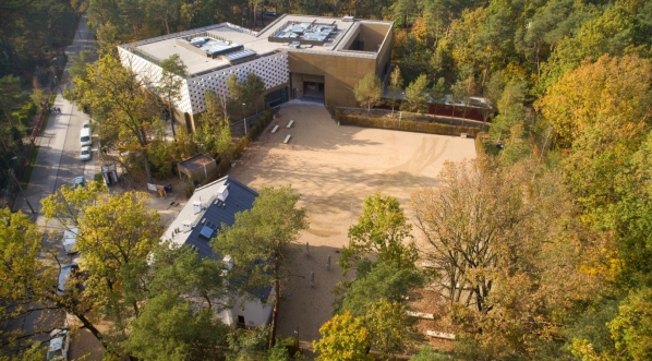  Widok lotniczy kompleksu Muzeum Józefa Piłsudskiego w Sulejówku.  