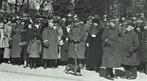  Pożegnanie gen. Kazimierza Raszewskiego odchodzącego ze stanowiska dowódcy OK VII Poznań w kwietniu 1925 r.  