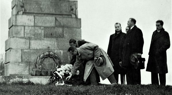  Dziennikarze polscy przebywający w Dyneburgu biorący udział w rozprawie sądowej przeciwko Polakom na Łotwie w październiku 1931 r.  
