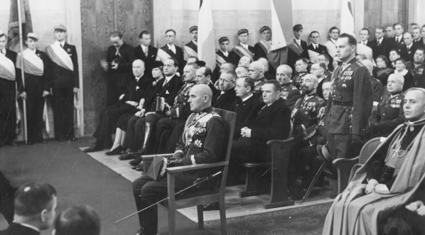  Inauguracja roku akademickiego na Uniwersytecie Warszawskim (Uniwersytecie Józefa Piłsudskiego) w listopadzie 1937 r.  