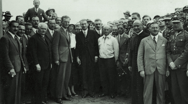  Powitanie w Poznaniu polskiej ekipy ze zwycięzcą Międzynarodowych Zawodów Samolotów Turystycznych Challenge 1932, 7.08.1932 r.  