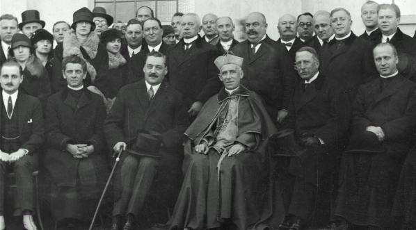  Poświęcenie polskiego kościoła Matki Bożej Wspomożycielki Wiernych w Budapeszcie w 1926 r.  