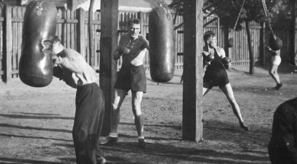  Trening polskich bokserów przed zawodami w Wenecji w sierpniu 1938 r.  