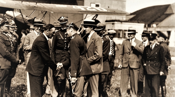  Powitanie na lotnisku Okęcie lotników radzieckich w lipcu 1933 r.  
