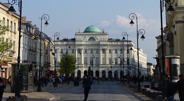  Pałac Staszica (Królewskiego Towarzystwa Przyjaciół Nauk) w Warszawie.  