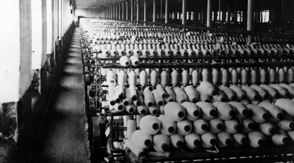  Zjednoczone zakłady Włókiennicze K. Scheibler i L. Grohman w Łodzi - sala przędzalni.  