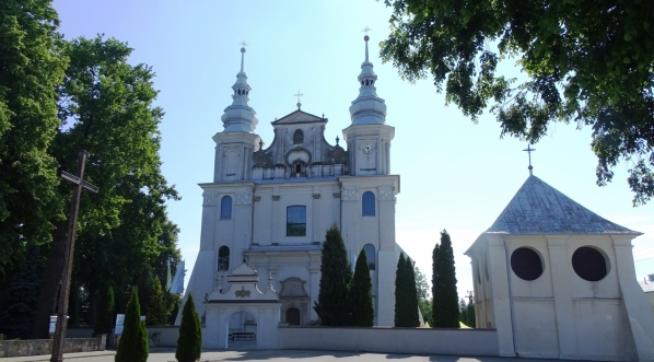  Barokowy kościół Świętych Apostołów Piotra i Andrzeja w Jedlińsku.  
