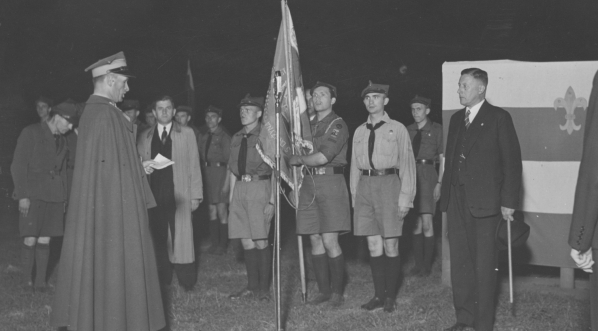  Uroczystość poświęcenia sztandaru V drużyny harcerskiej w Katowicach 11.06.1939 r.  