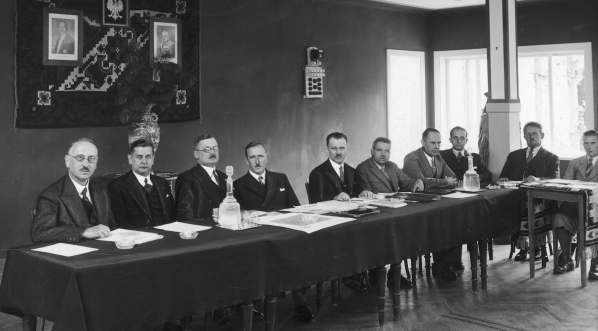  Prezydium zjazdu turystyczno-uzdrowiskowego w Jaremczu w 1934 r.  