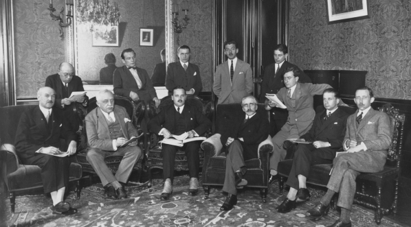 Konferencja pierwszego sekretarza Ambasady RP w Paryżu Alfreda Ponińskiego z członkami Związku Korespondentów Polskich w Paryżu.  