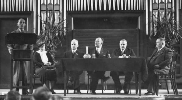  Prezydium Zjazdu Śpiewaczego chórów polskich z kraju i zagranicy w Warszawie 5.06.1936 r.  