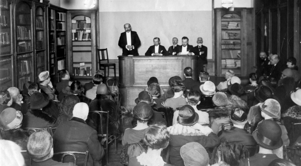  Akademia w Instytucie Słowiańskim w Paryżu w celu uczczenia pamięci Stefana Żeromskiego, grudzień 1925 r.  