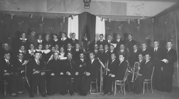  Koncert chóru Towarzystwa Śpiewaczego "Lutnia" i chóru kościelnego św. Cecylii w Rypinie w 1937 r.  