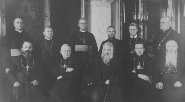  Zjazd biskupów unickich we Lwowie w grudniu 1927 r.  