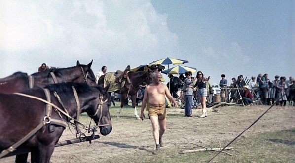  Jerzy Szeski podczas pracy nad filmem "Potop" w 1974 r.  