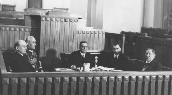  Posiedzenie Prezydium Komitetu Pro-Palestyńskiego w sali senatu w Warszawie 8.01.1934 r.  