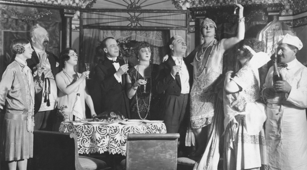  Przedstawienie "Ta, która zwyciężyła" w Teatrze Ćwiklińskiej i Fertnera w Warszawie w 1927 r.  