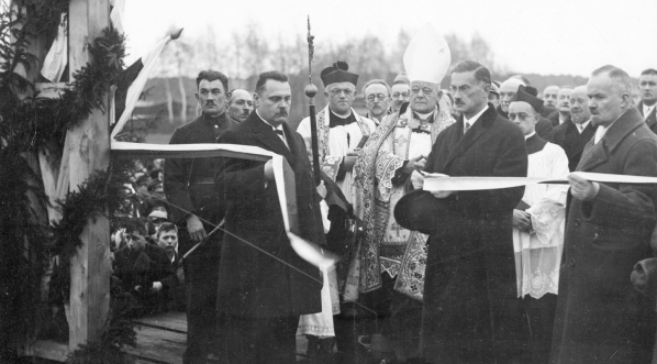  Otwarcie północnego odcinka magistrali kolejowej w listopadzie 1930 roku.  