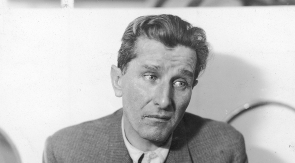  Mieczysław Szpakiewicz jako Ludwik w przedstawieniu „Był sobie więzień” Jeana Anouilha w Teatrze Miejskim w Wilnie w 1937 roku.  