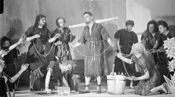  Przedstawienie "Książę niezłomny" Pedra Calderona de la Barca w Teatrze im. Juliusza Słowackiego w Krakowie w październiku 1926 roku.  