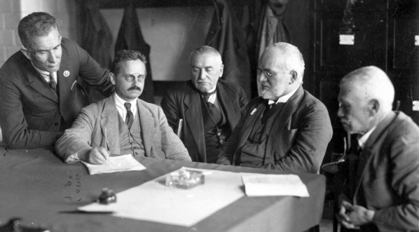  Posiedzenie komisji senackiej w sprawie reformy rolnej we wrześniu 1925 roku.  