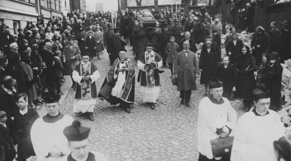  Pogrzeb mjr. pilota Jerzego Rychłowskiego w Poznaniu, 1.05.1929 r.  