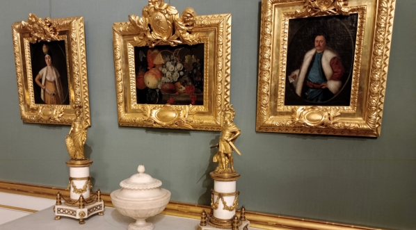  Portrety Antoniego Łukasza Crutty i jego żony Marii z domu Catziflis de Christophori, namalowane przez Jeana-François Duchâteau  w 1779 roku.  