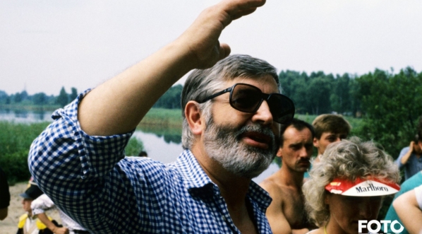  Reżyser Janusz Majewski na planie filmu "Napoleon - Moskwa" w 1990 roku.  