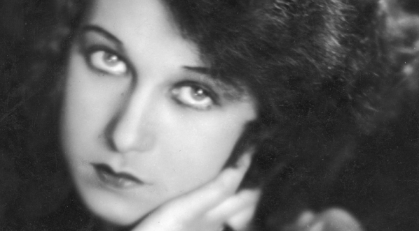  Ina Benita jako Renia w filmie "Puszcza" z 1932 roku.  
