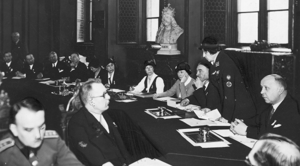  Międzynarodowa konferencja Towarzystw Czerwonego Krzyża w Pradze w kwietniu 1933 r.  