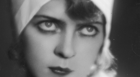  Nina Świerczewska w filmie "Grzeszna miłość" z 1929 r.  