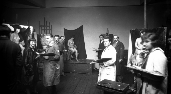  Zajęcia z malarstwa w pracowni Wojciecha Weissa w Akademii Sztuk Pięknych w Krakowie w lutym 1928 roku.  