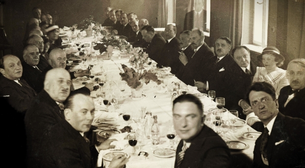  Bankiet po wręczeniu nagrody literackiej im. Leona Reynela Adamowi Grzymale Siedleckiemu w 1934 roku.  